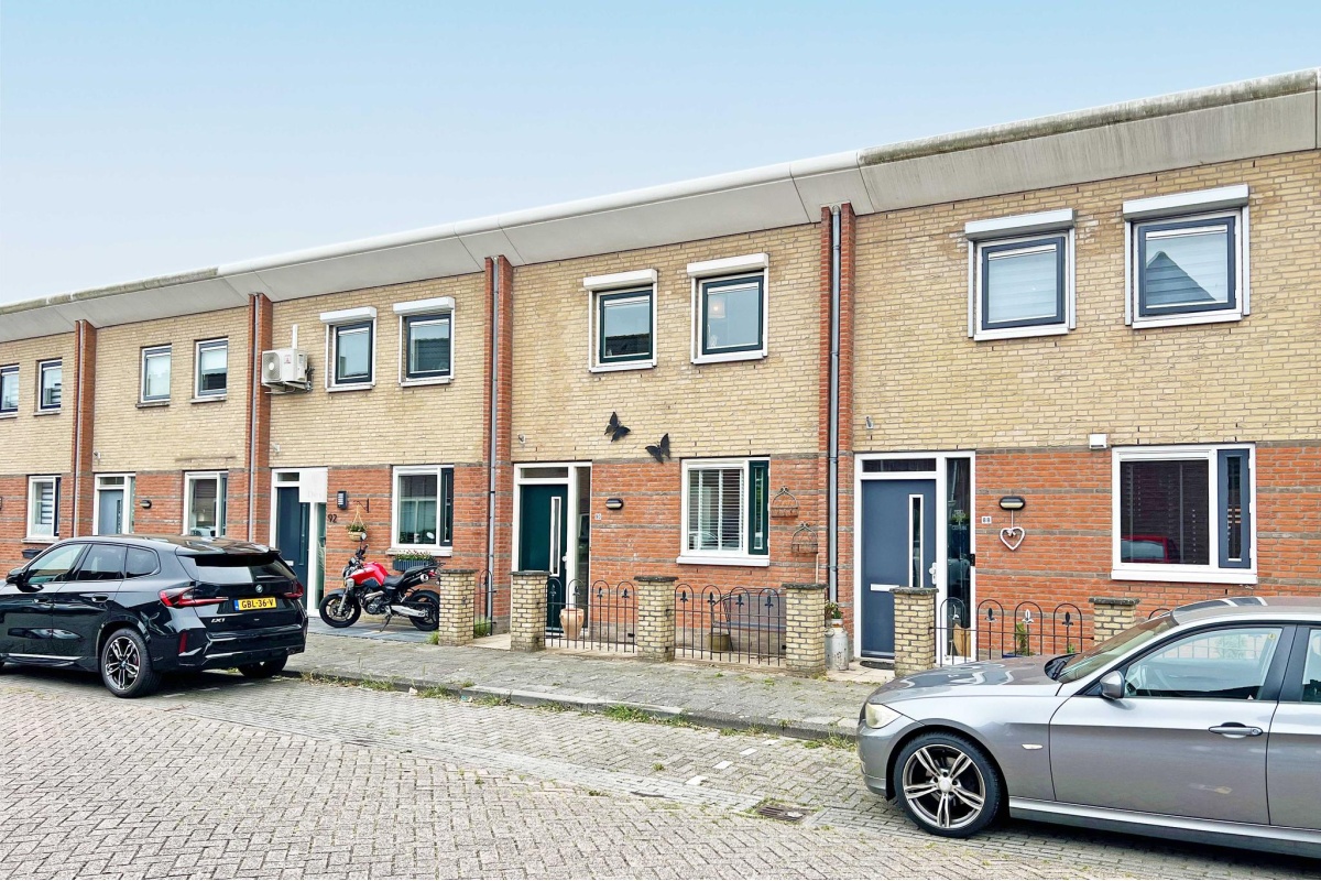 Marguerite Durasstraat 90 , SPIJKENISSE